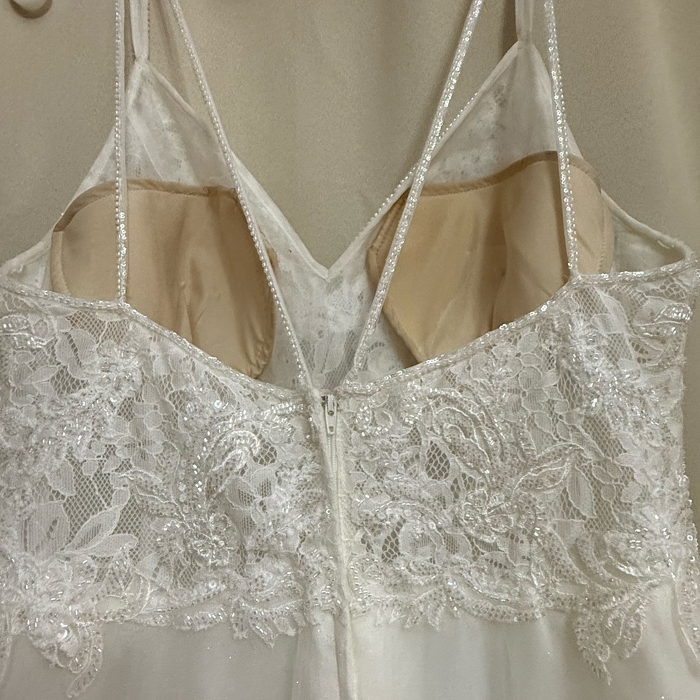 Elegant White Lace Wedding Dress